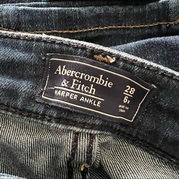 Abercrombie & Fitch Harper Ankle Distressed with Raw Hem - Mid Rise - Picture 9 of 9